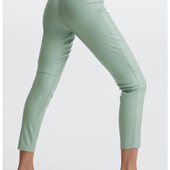 NWT Fabletics vegan Leather Leggings - Picture 2 of 4